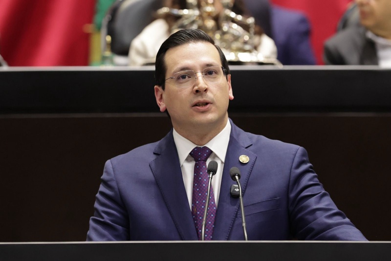 Proponen ampliar licencia de maternidad a un año con sueldo