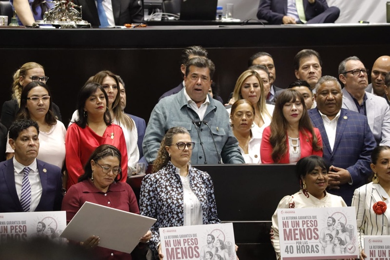 Pedro Haces presenta plan para reducir jornada laboral a 40 horas.