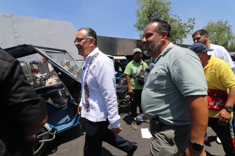 Transportistas presionan en San Lázaro por regulación de mototaxis